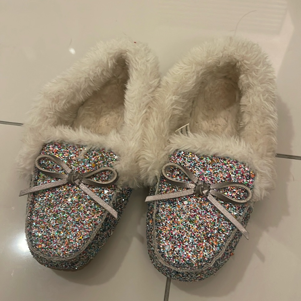 Girls glitter moccasin style slippers. GUC size 13